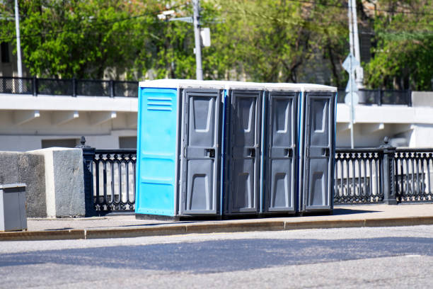 Porta potty delivery and setup in Crystal Lake, IL